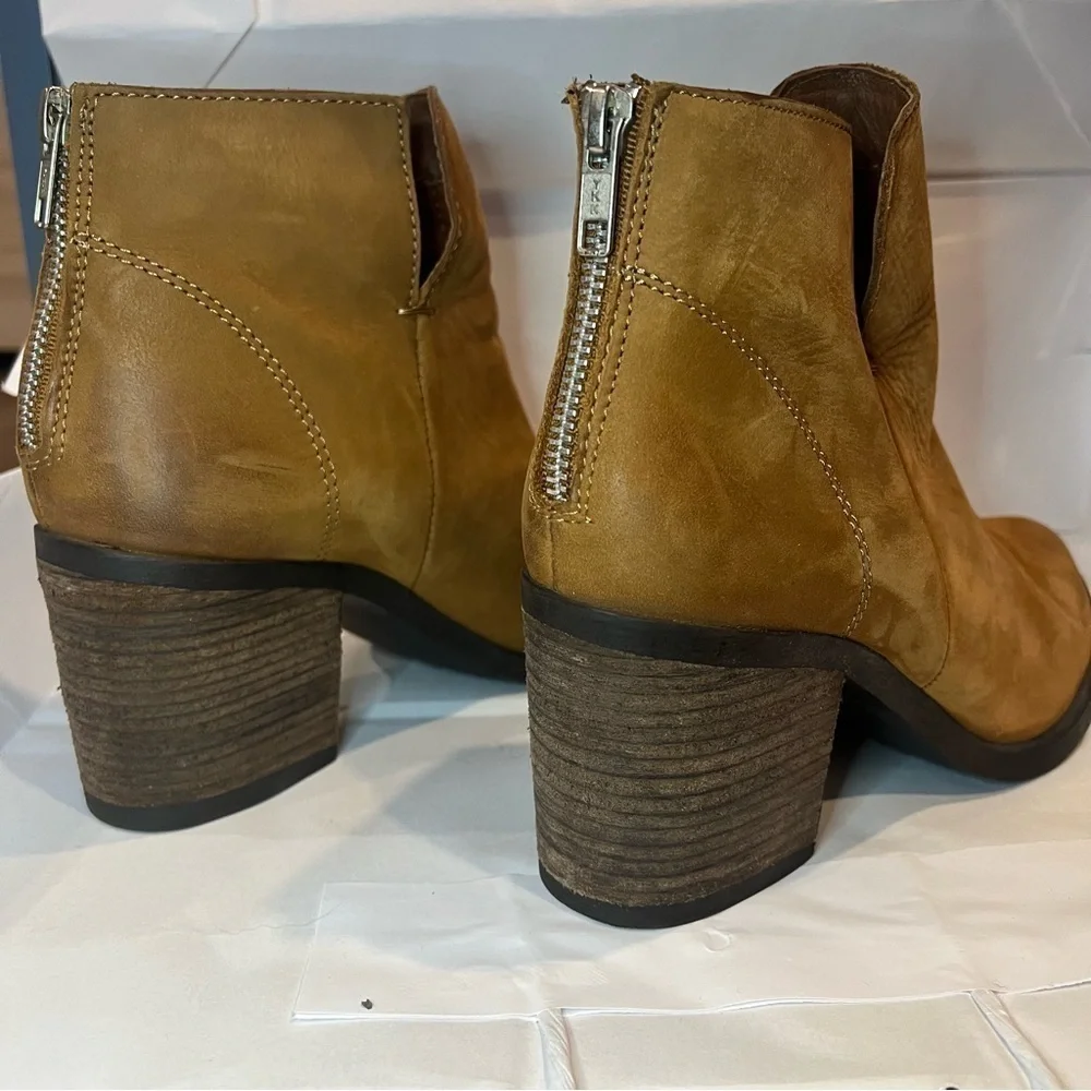 Steve Madden Pawel Heel Cognac Suede Bootie Size 8.5
